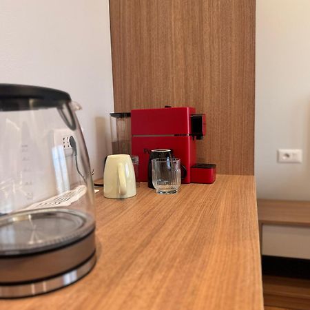 Izi Boutique Apartment Тирана Екстериор снимка
