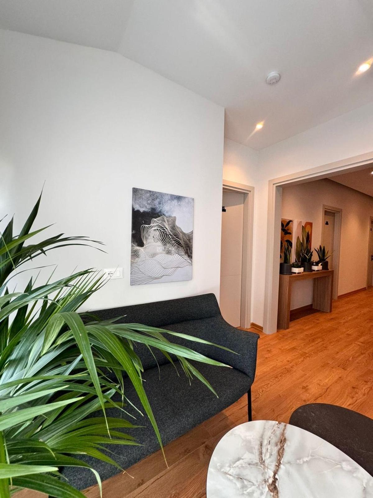 Izi Boutique Apartment Тирана Екстериор снимка