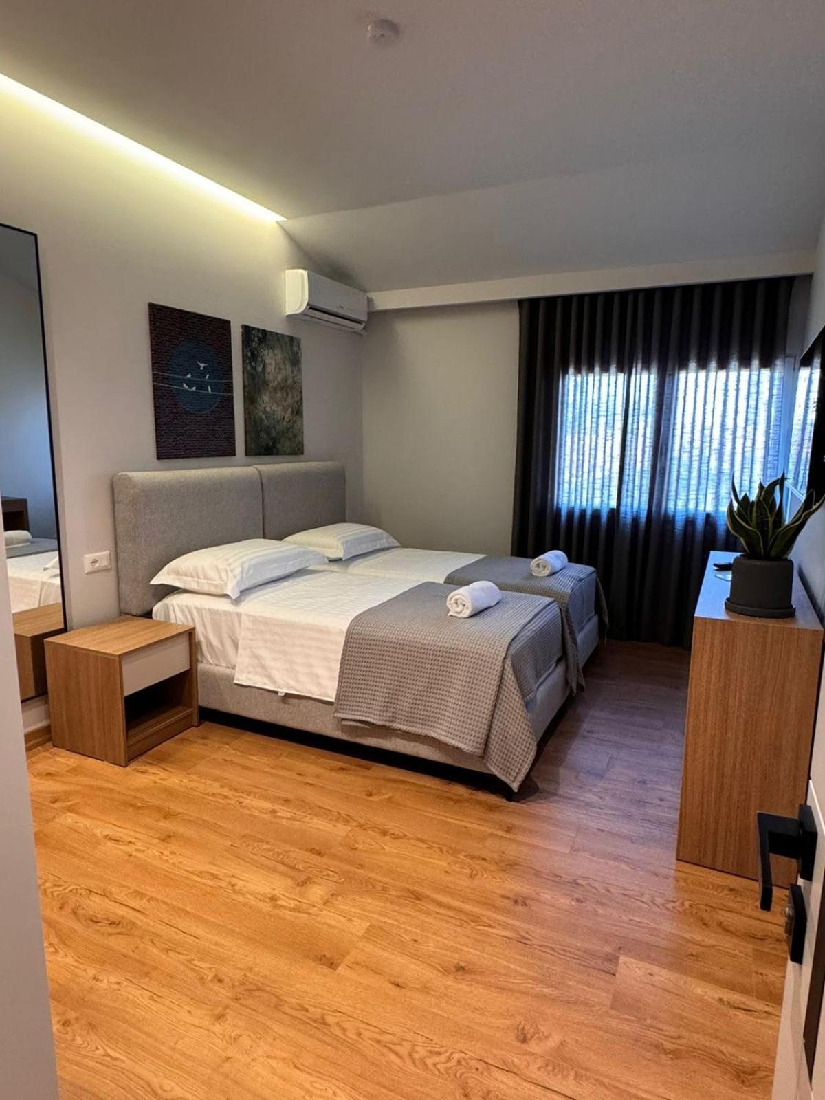 Izi Boutique Apartment Тирана Екстериор снимка