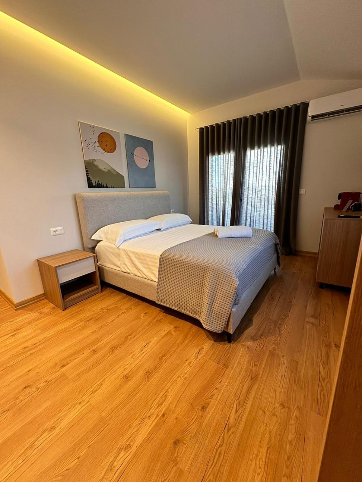 Izi Boutique Apartment Тирана Екстериор снимка