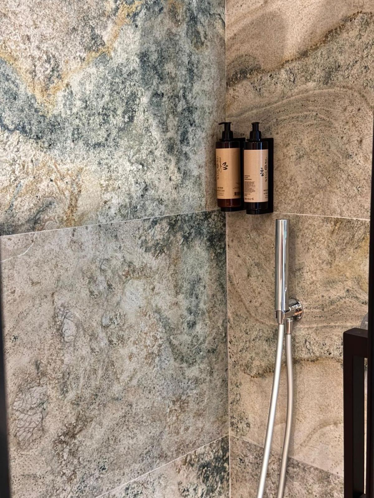 Izi Boutique Apartment Тирана Екстериор снимка