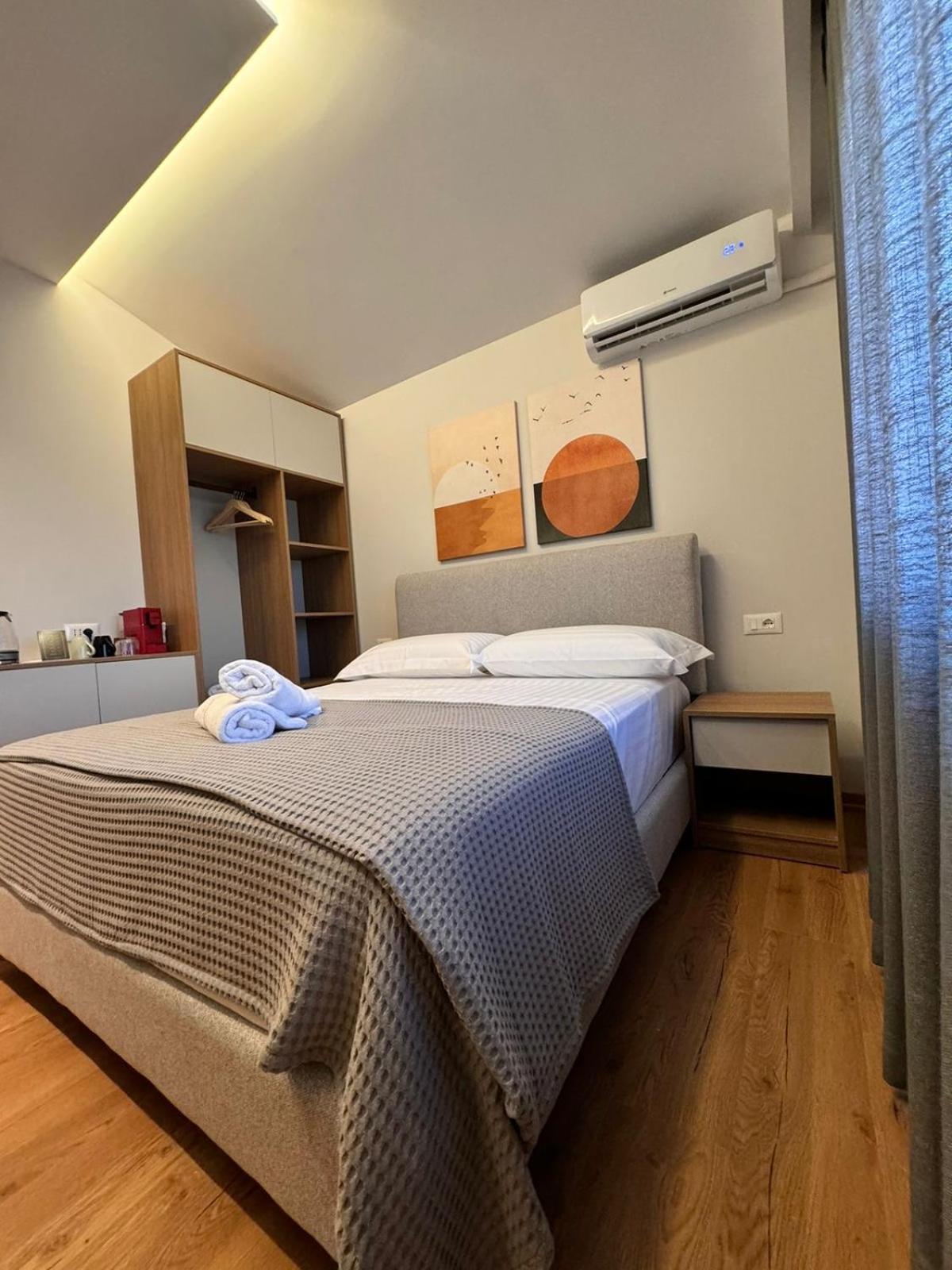 Izi Boutique Apartment Тирана Екстериор снимка