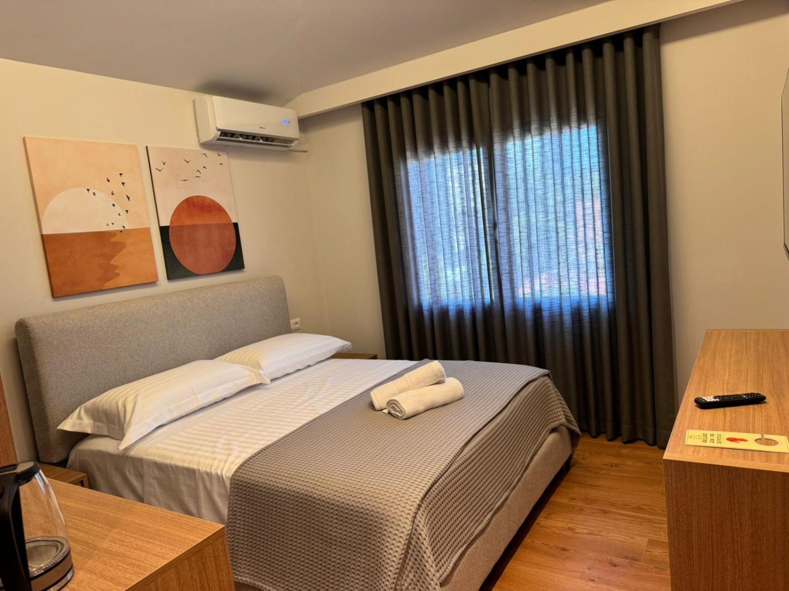 Izi Boutique Apartment Тирана Екстериор снимка