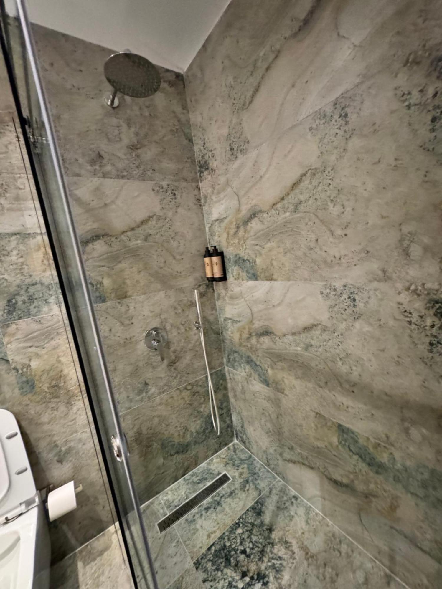 Izi Boutique Apartment Тирана Екстериор снимка