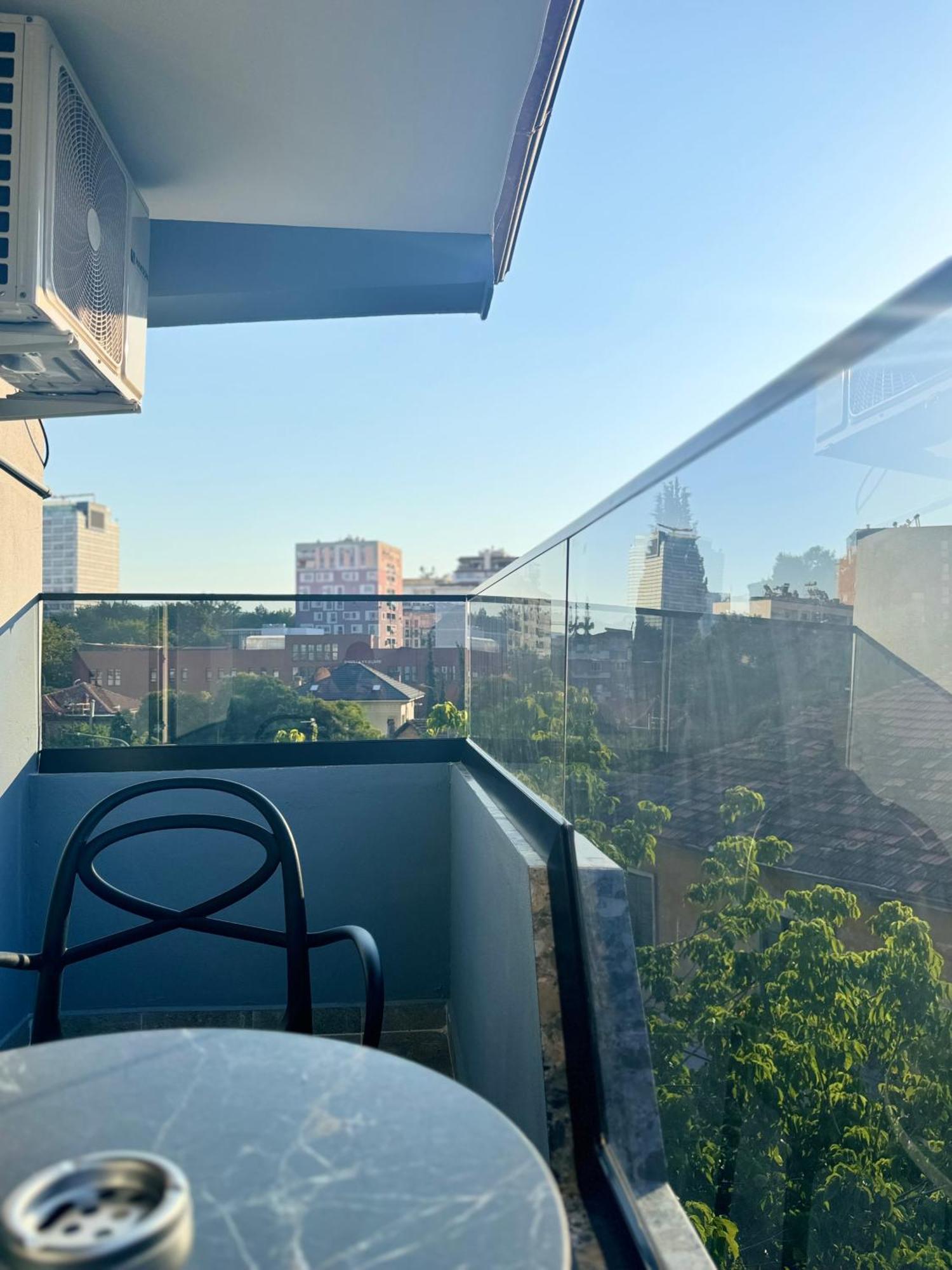 Izi Boutique Apartment Тирана Екстериор снимка