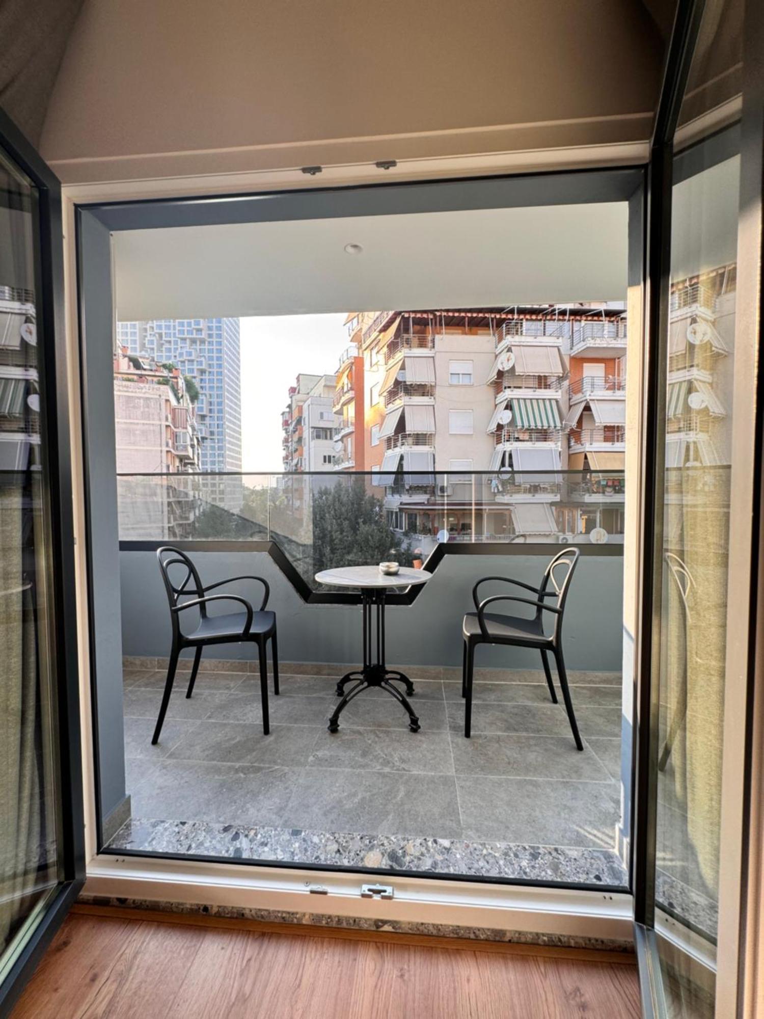 Izi Boutique Apartment Тирана Екстериор снимка