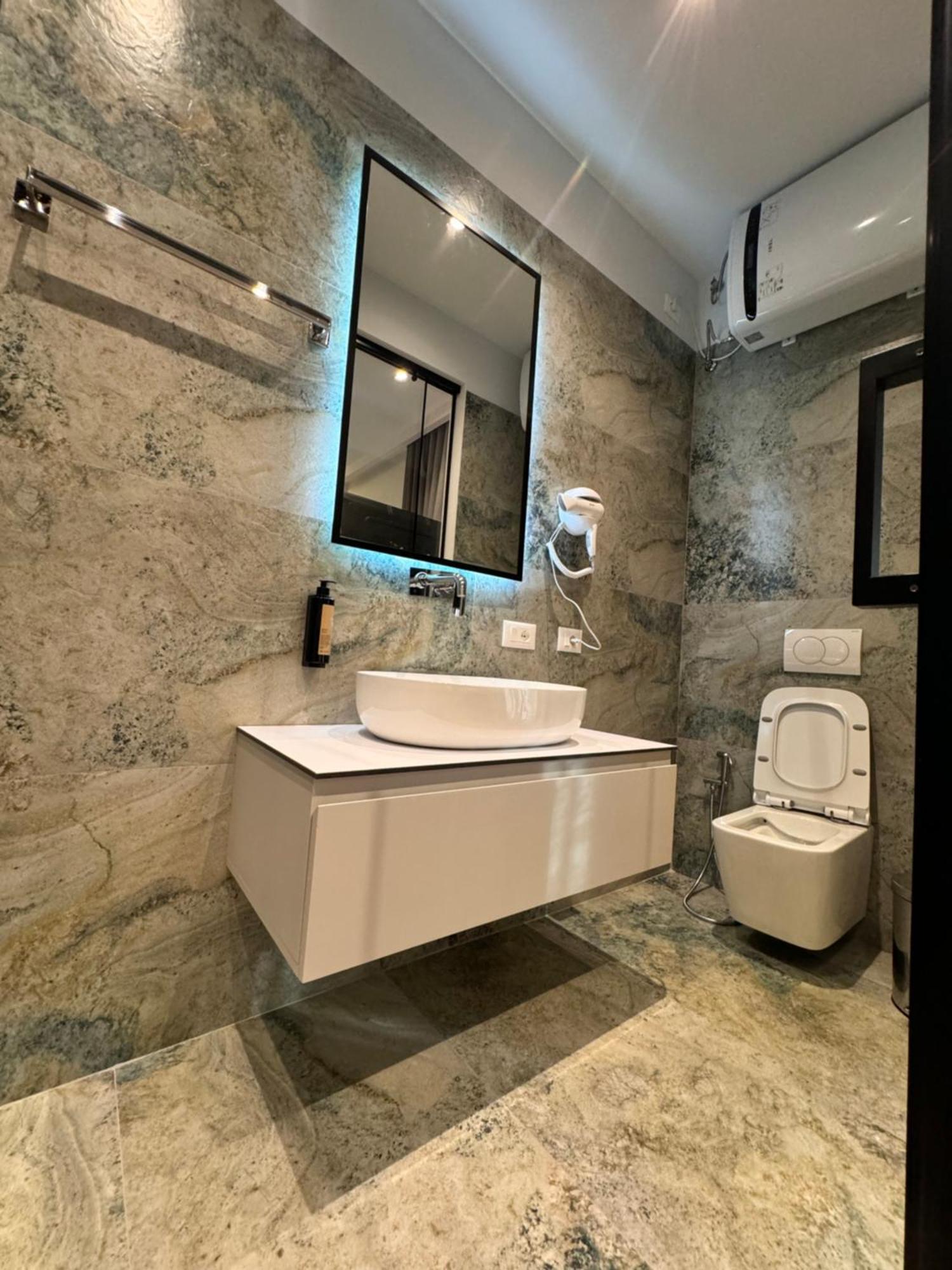 Izi Boutique Apartment Тирана Екстериор снимка