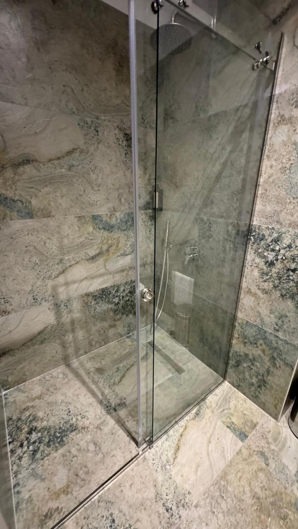 Izi Boutique Apartment Тирана Екстериор снимка